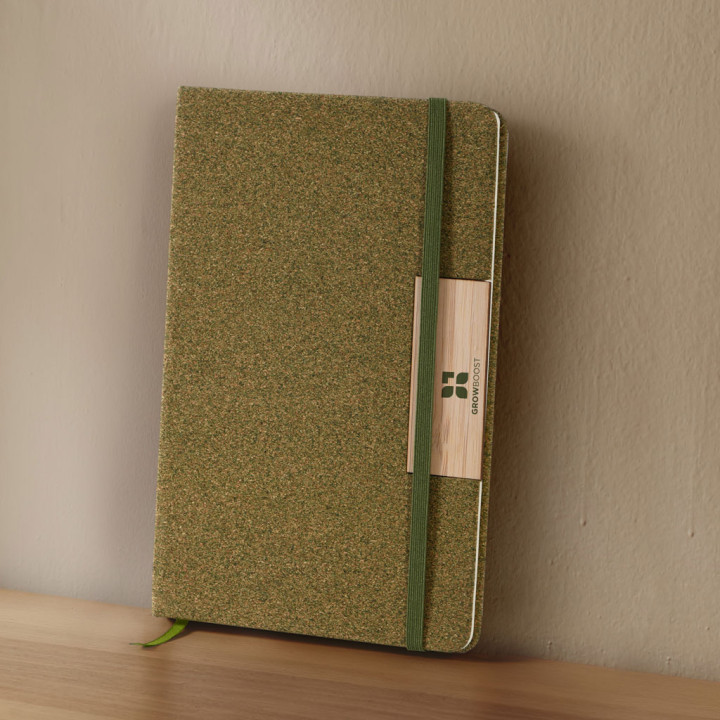 Libreta fabricada con posos de té