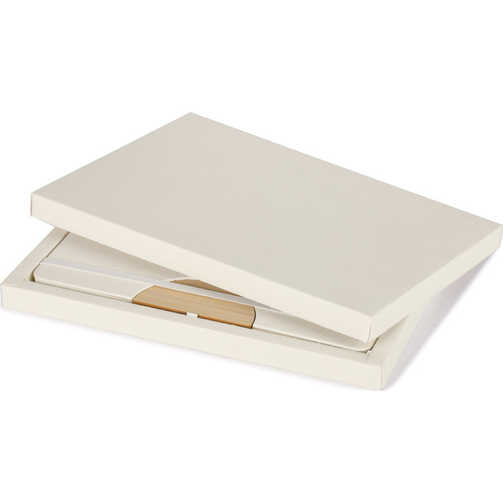 Cuaderno fabricado con cartones de leche con tarjeta nfc