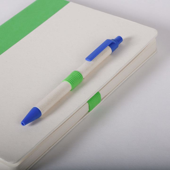 Bloc de notas fabricado con cartones de leche