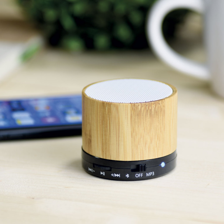 Altavoz bluetooth en bambú